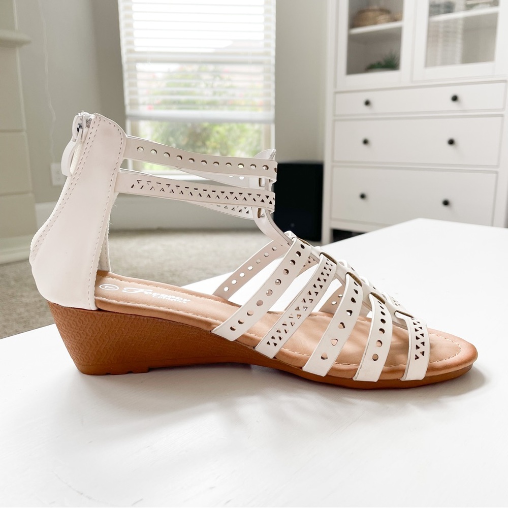 Forever Comfort White Wedge Strappy Sandal Laser-31 B6 - Picture 3 of 8